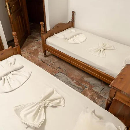 Eva D Villa Stalos